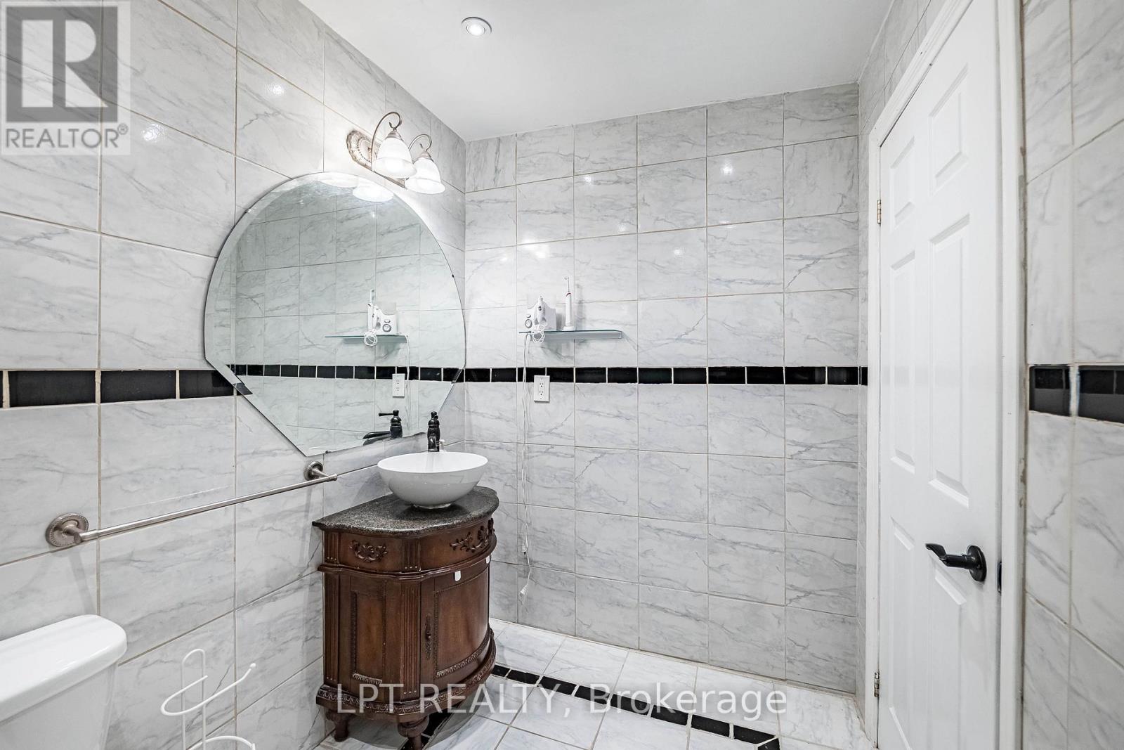 2574 COUNCIL RING ROAD - 37