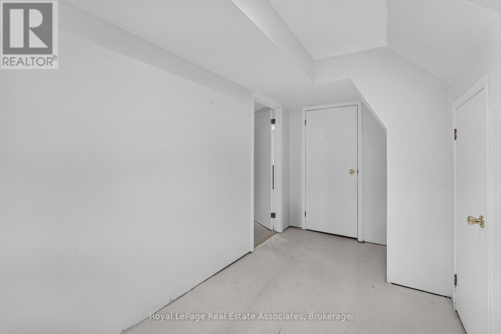 8 HORSHAM STREET - Image 36