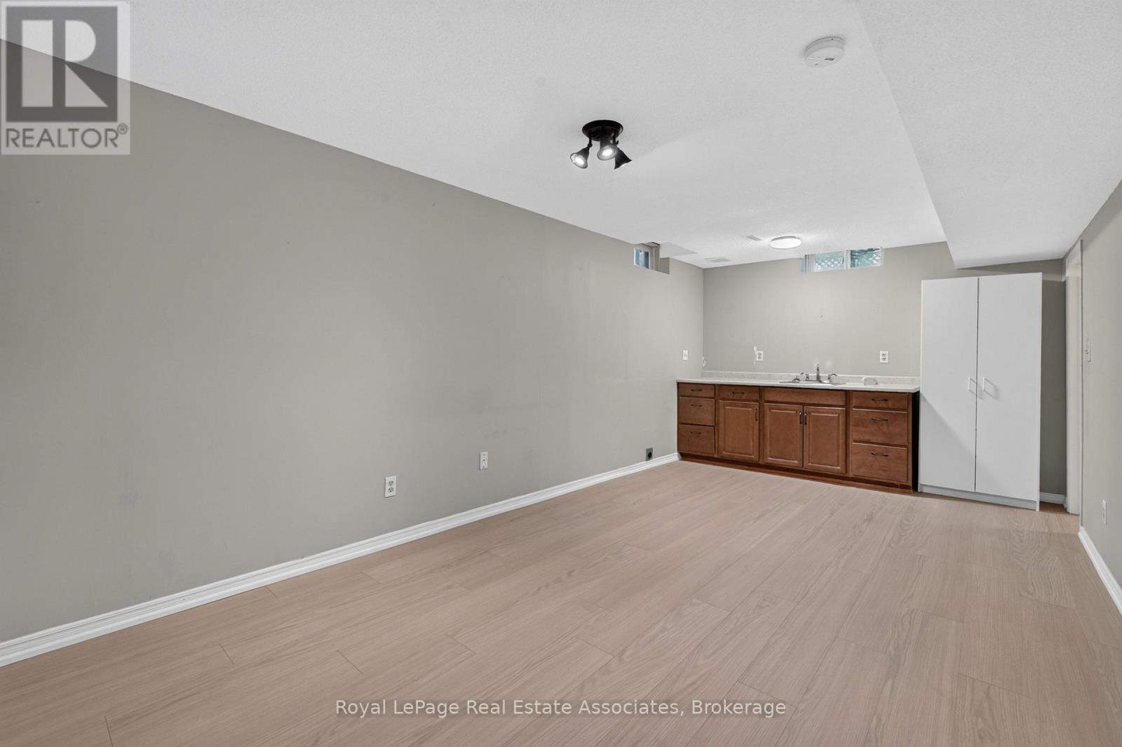 8 HORSHAM STREET - Image 37