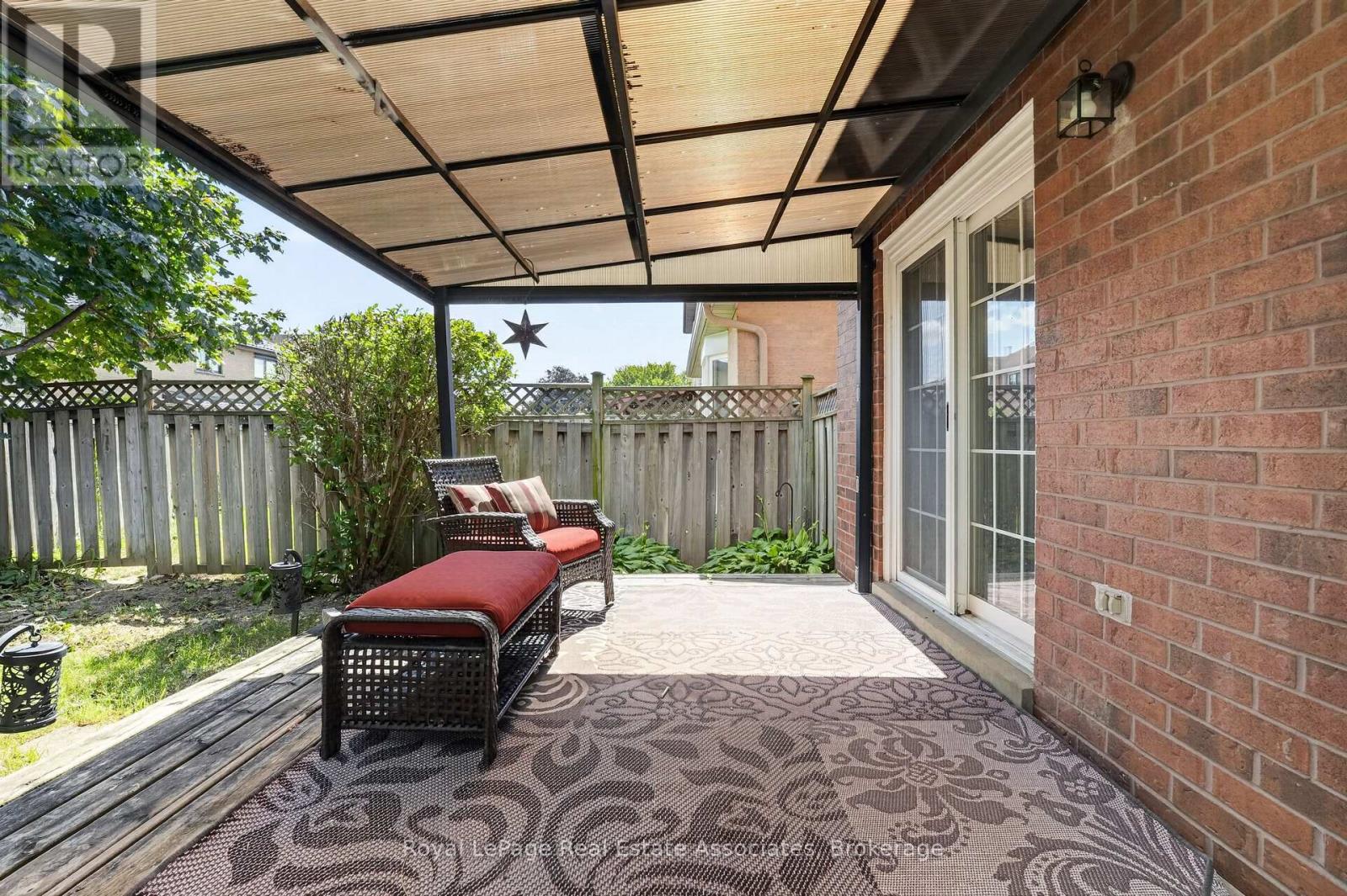 8 HORSHAM STREET - Image 43