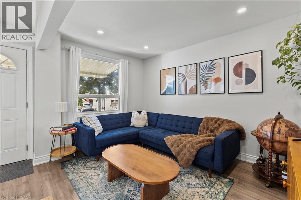 15 GLASSCO Avenue S - 10