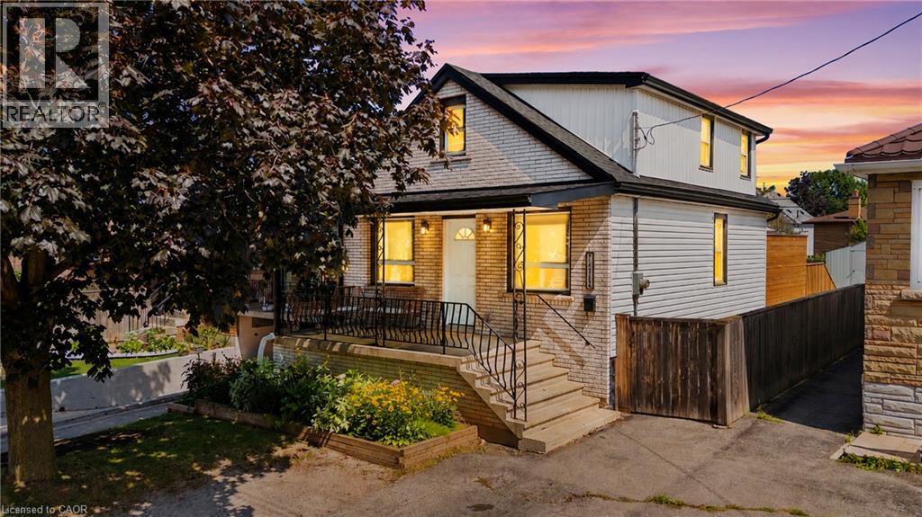 15 GLASSCO Avenue S - 2
