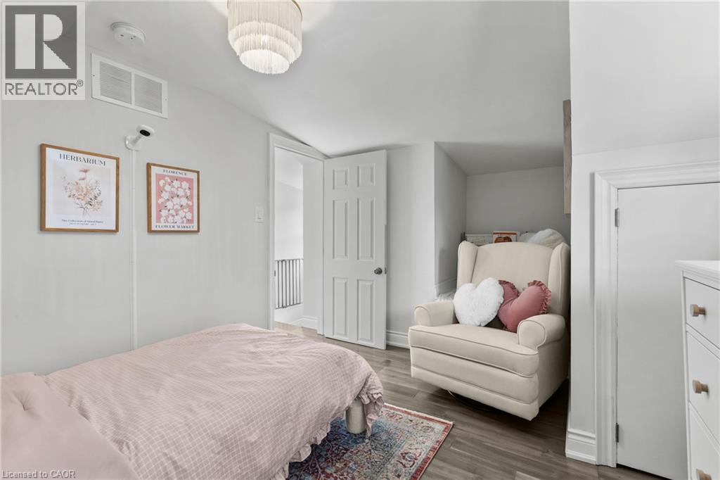 15 GLASSCO Avenue S - 31