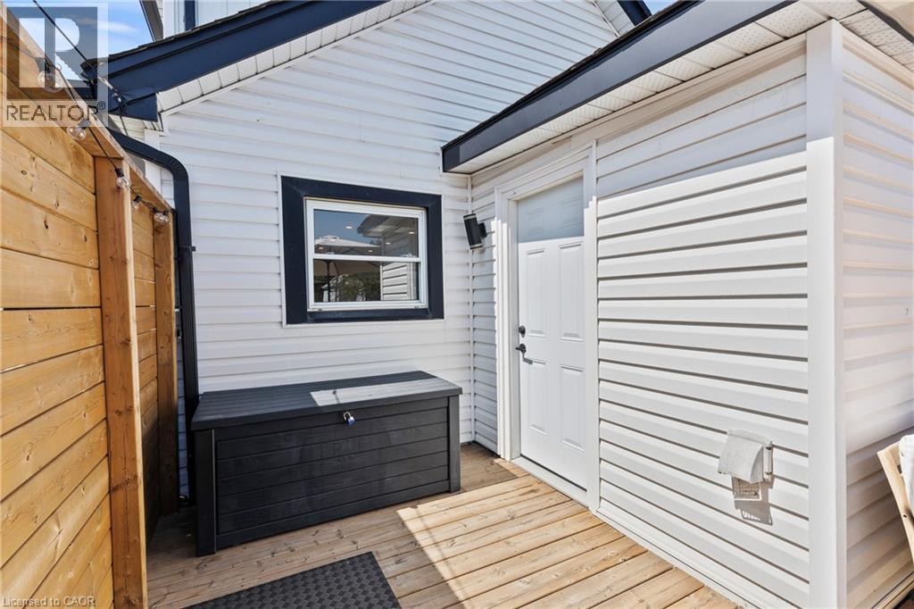 15 GLASSCO Avenue S - 45