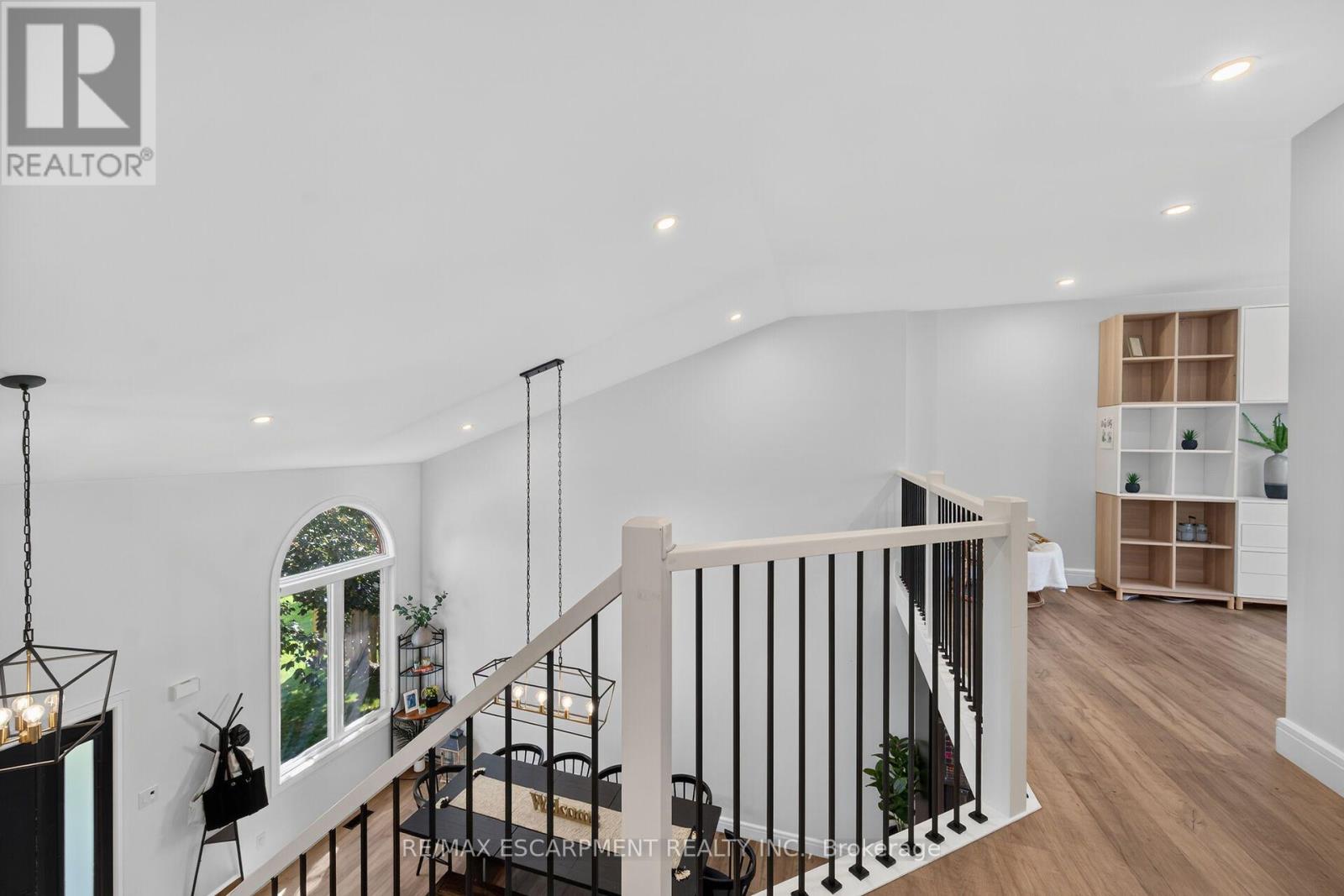 3 KINTYRE COURT - 25