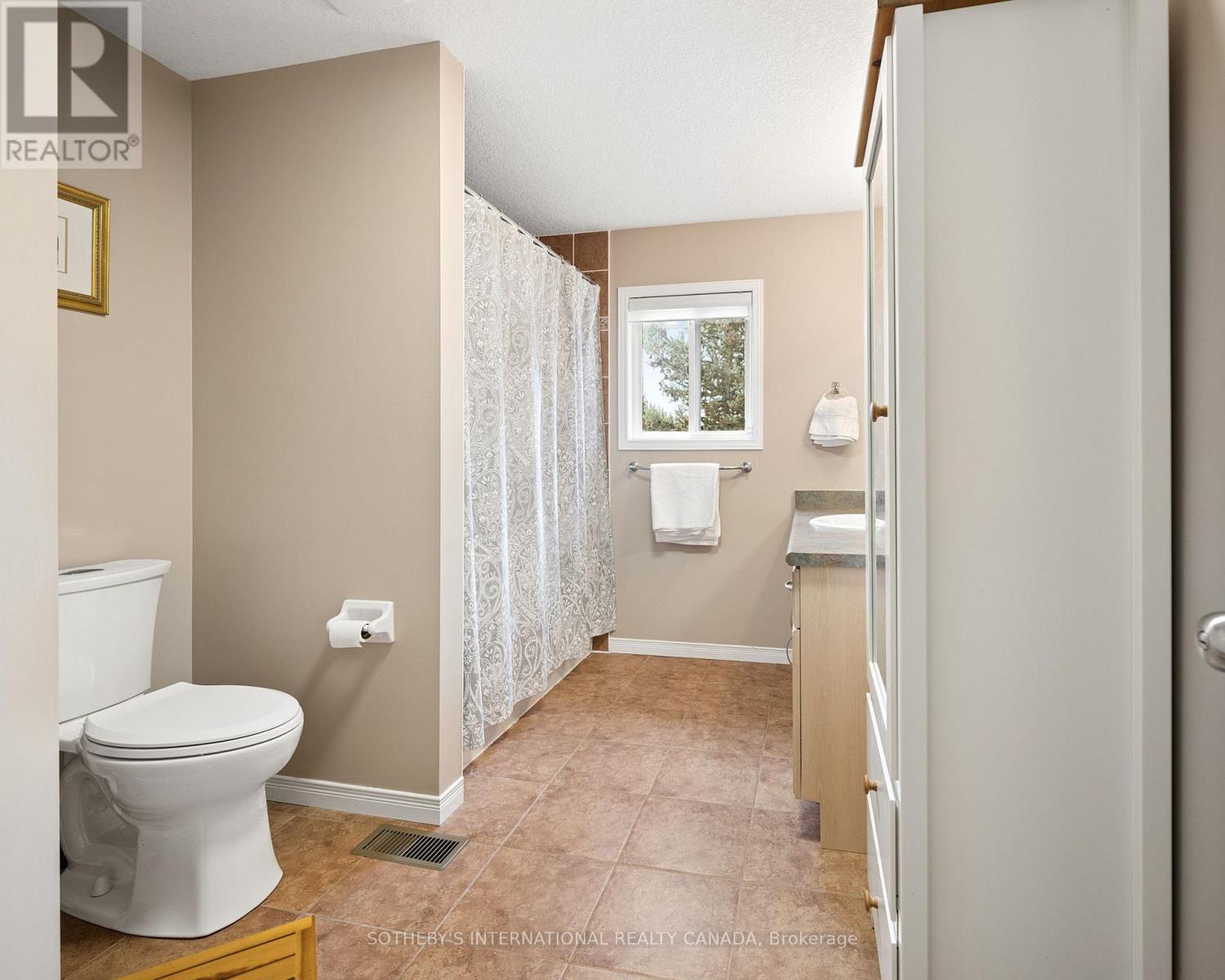 131 UPPER MERCER STREET - 23