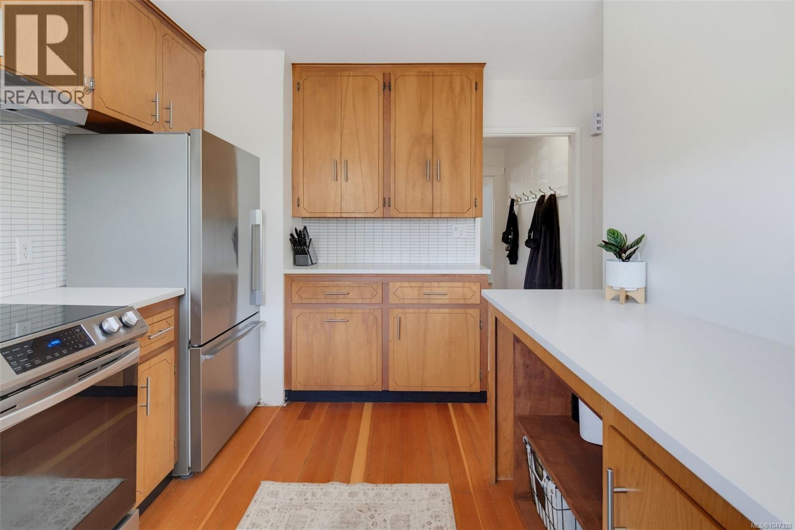 1050 Deal St - 13