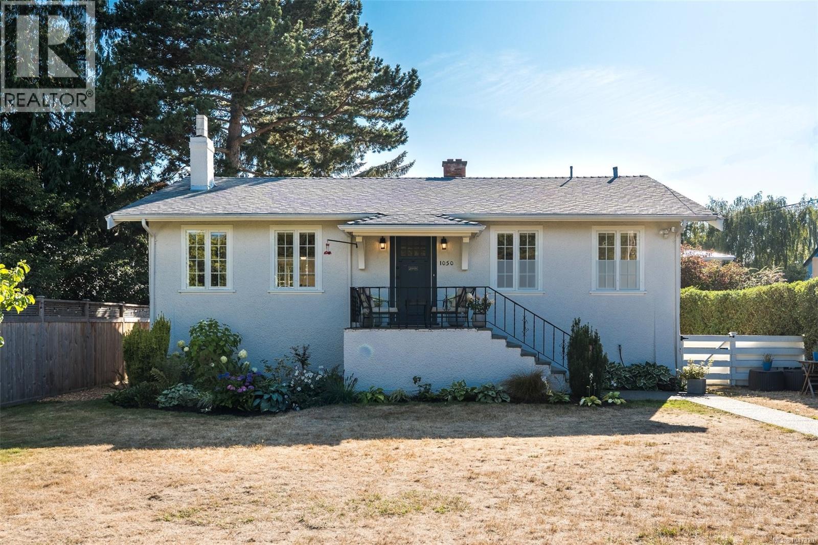  1050 Deal Street, Oak Bay