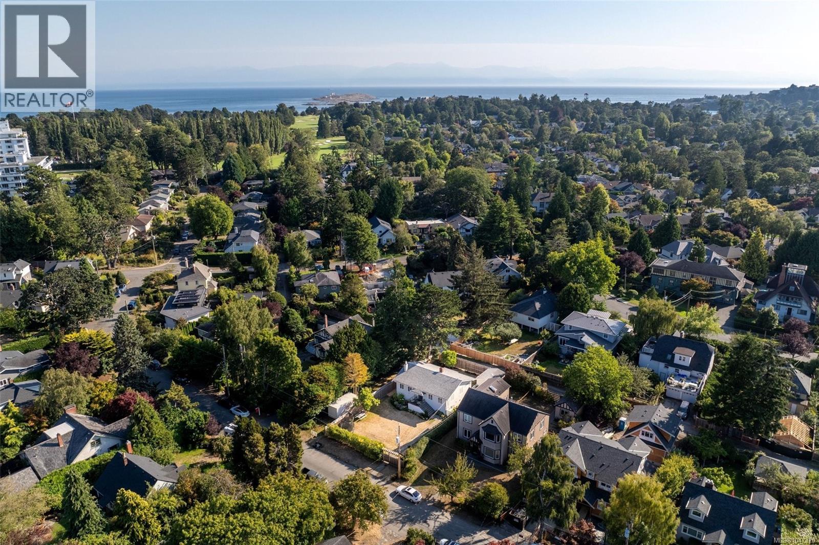  1050 Deal Street, Oak Bay