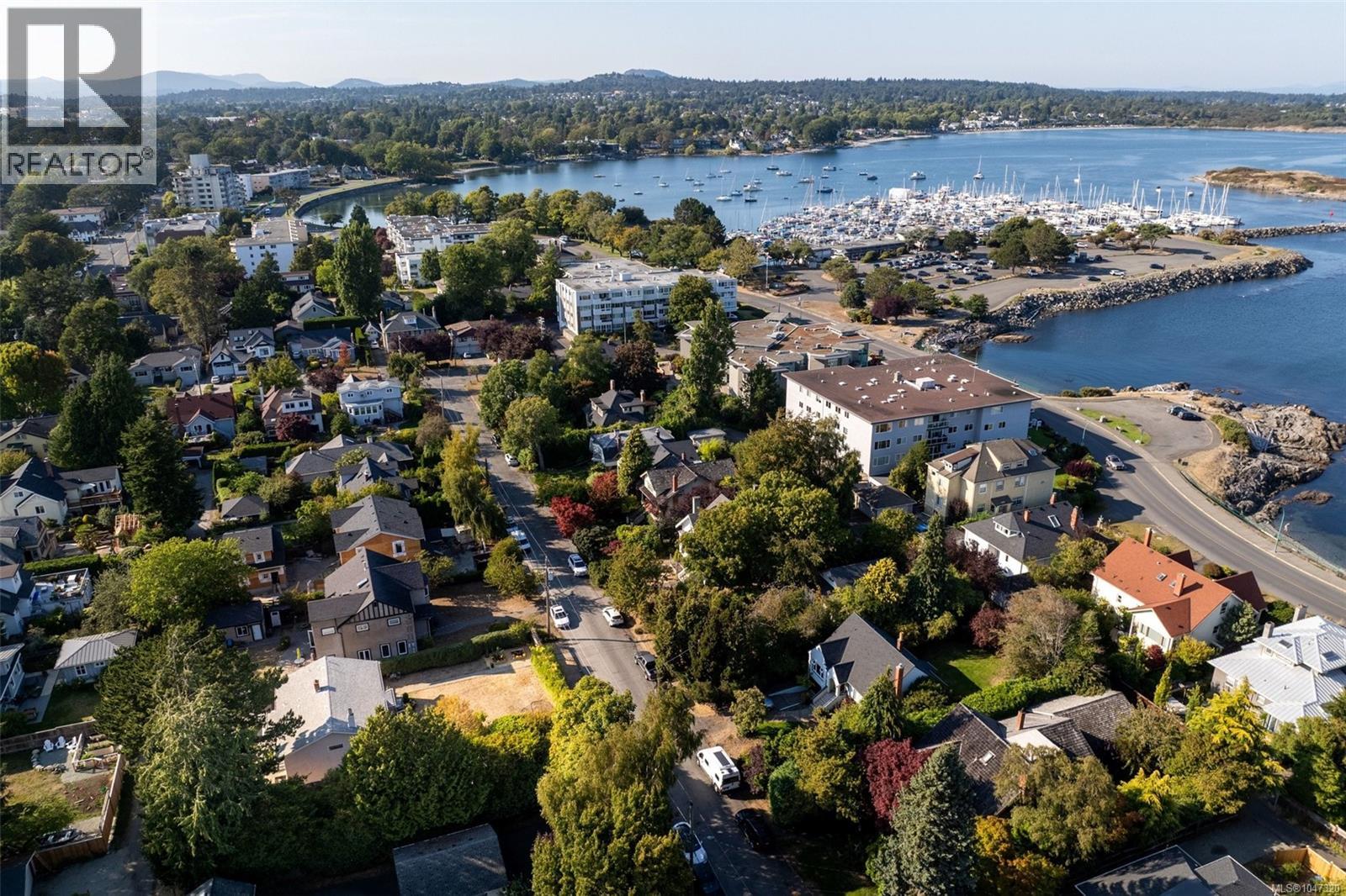  1050 Deal Street, Oak Bay
