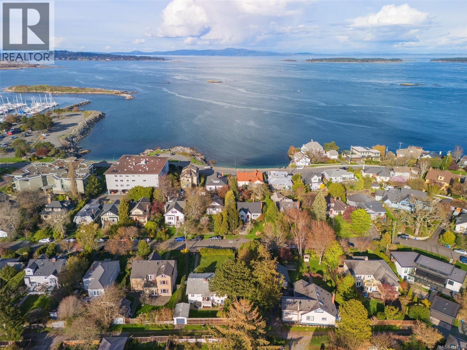  1050 Deal Street, Oak Bay