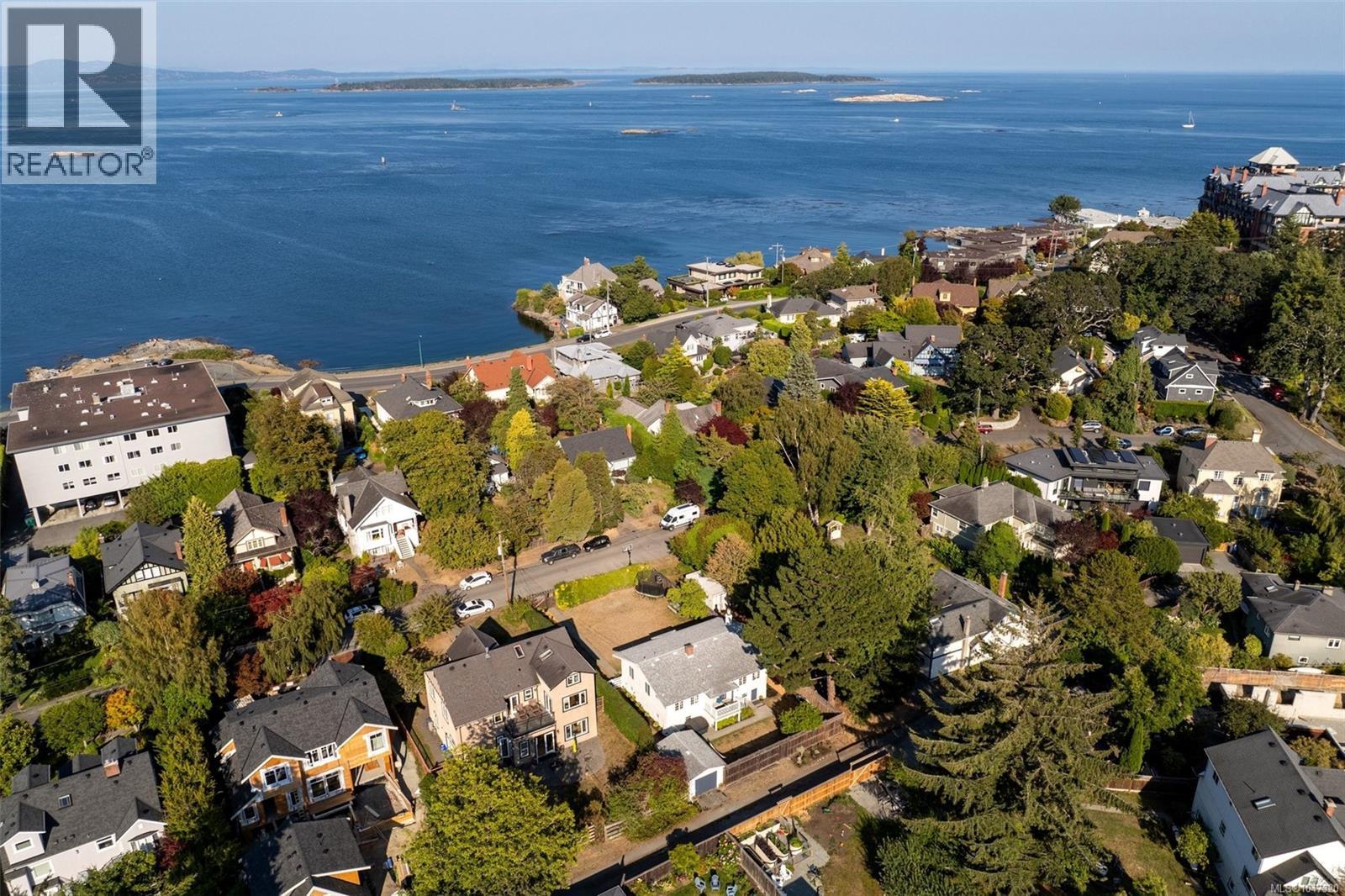  1050 Deal Street, Oak Bay