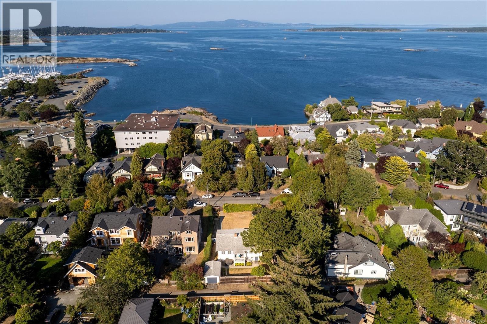  1050 Deal Street, Oak Bay
