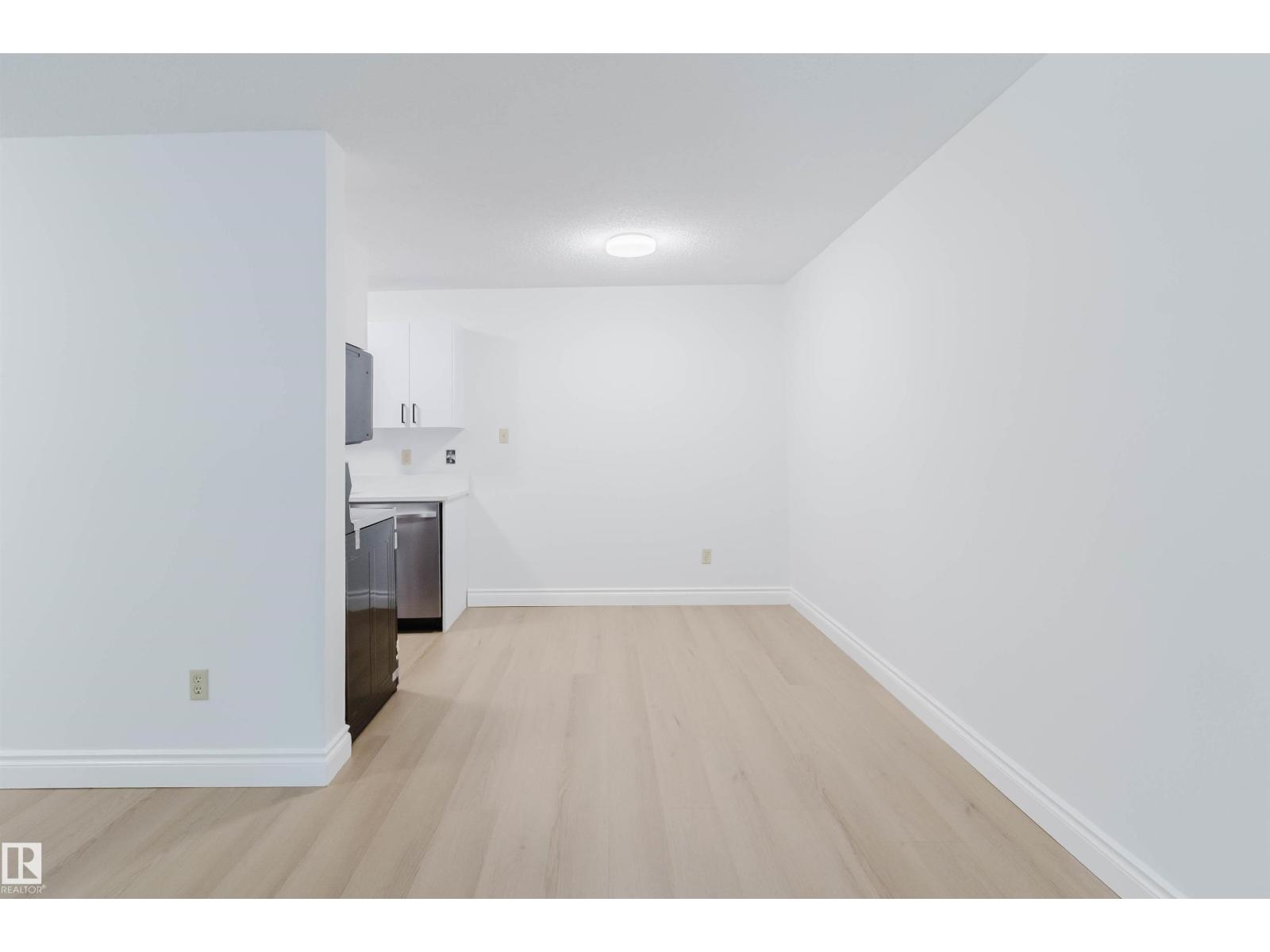 #106 10520 80 AV NW - Image 16
