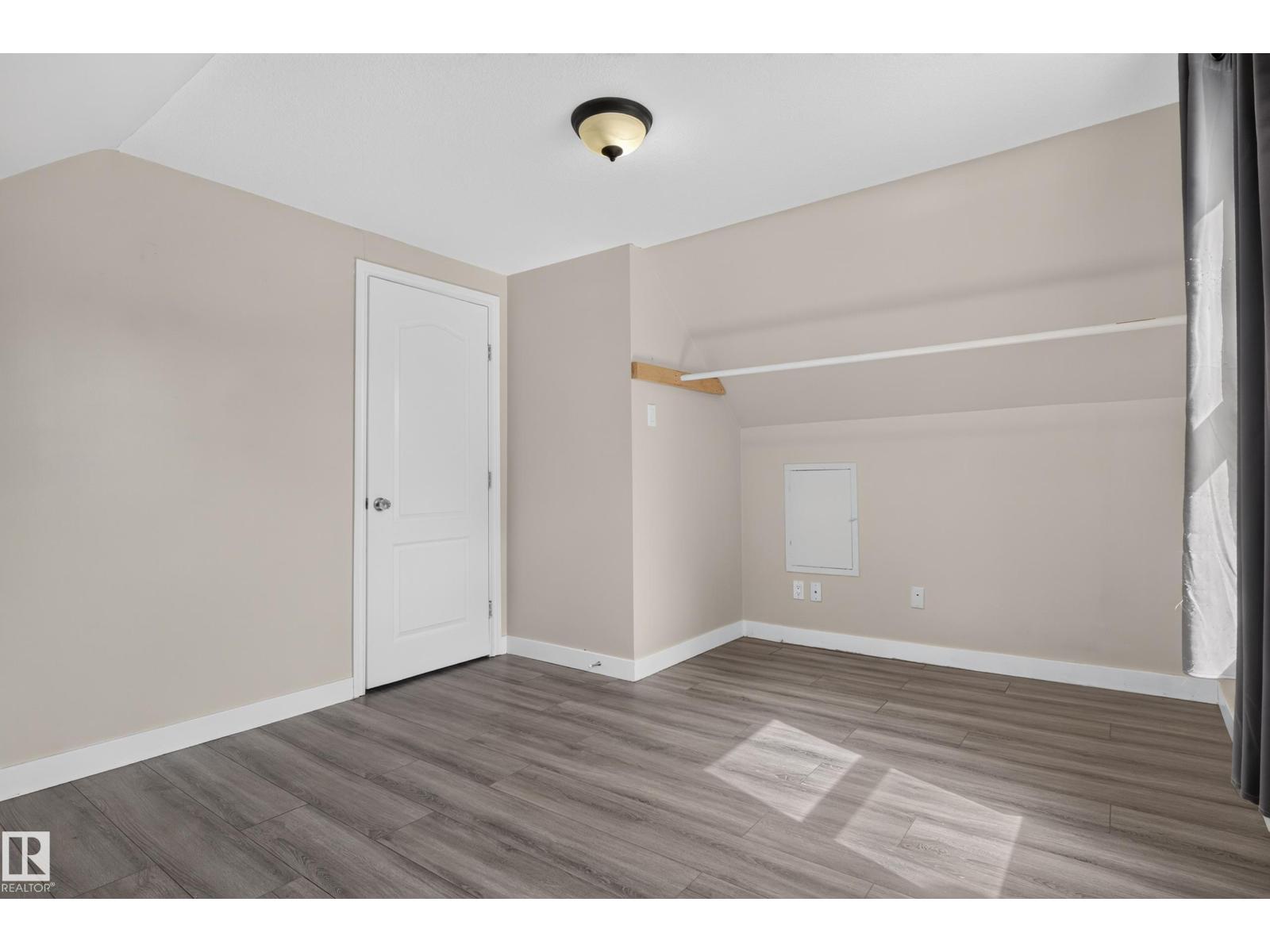11549 88 ST NW - Image 22