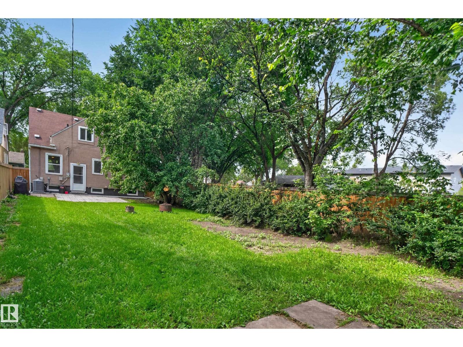 11549 88 ST NW - Image 32