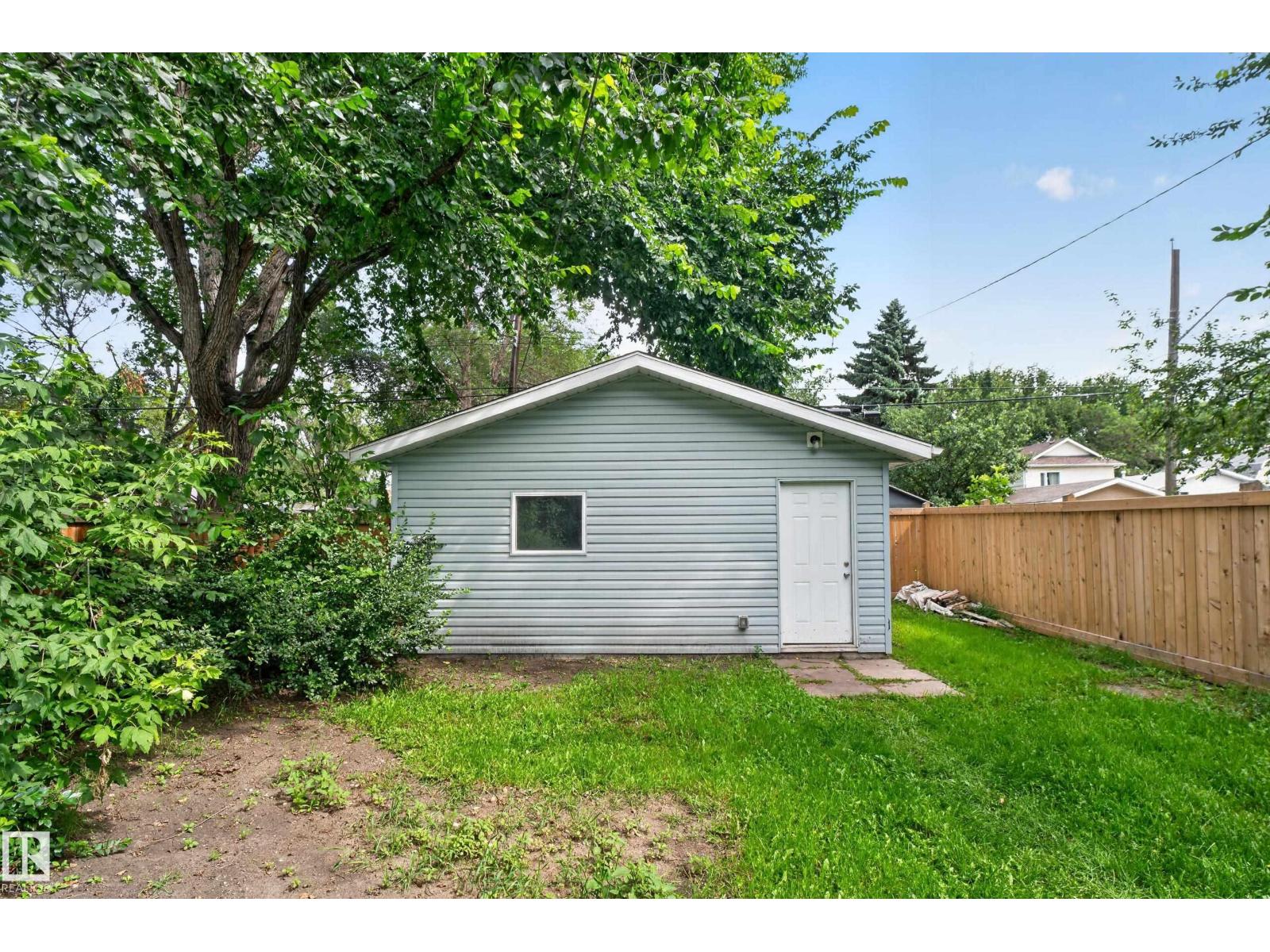11549 88 ST NW - Image 33