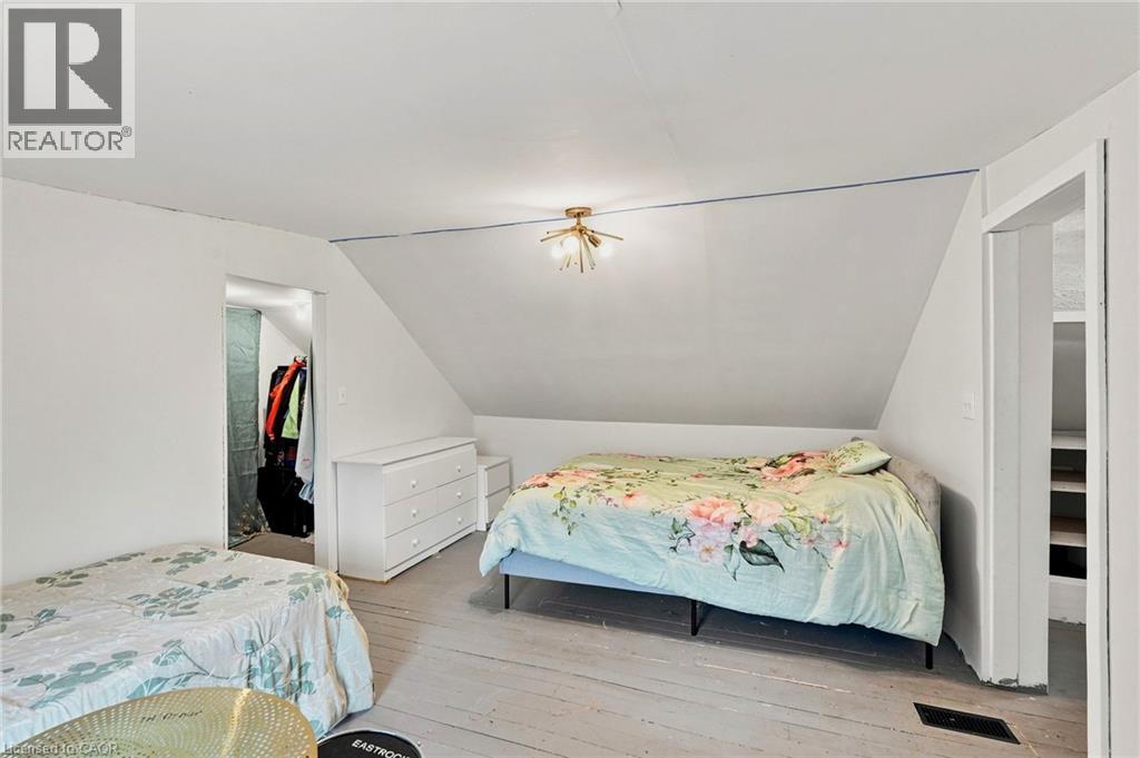 395 AVONDALE Street - 34