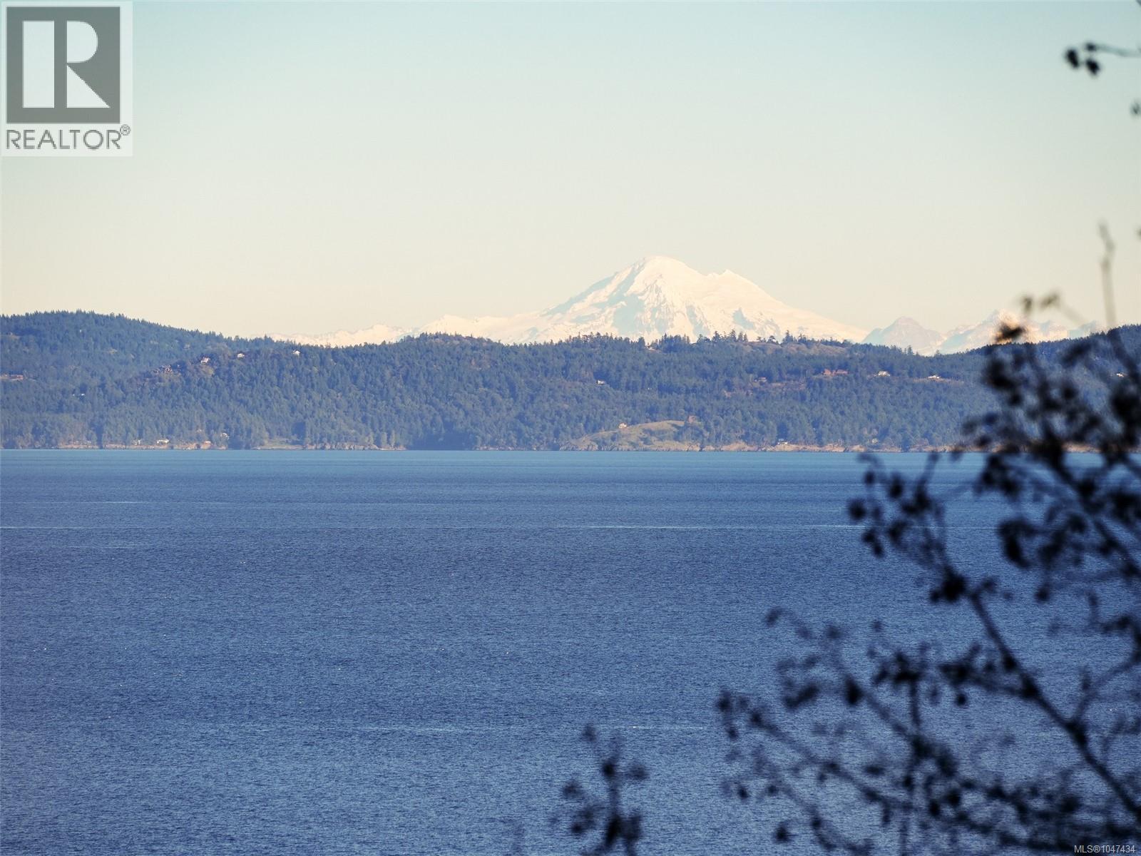 4553 Cordova Bay Rd - 1