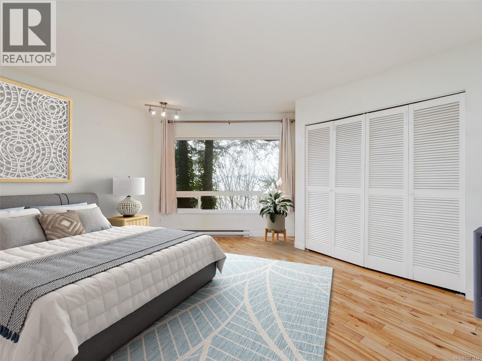 4553 Cordova Bay Rd - 19