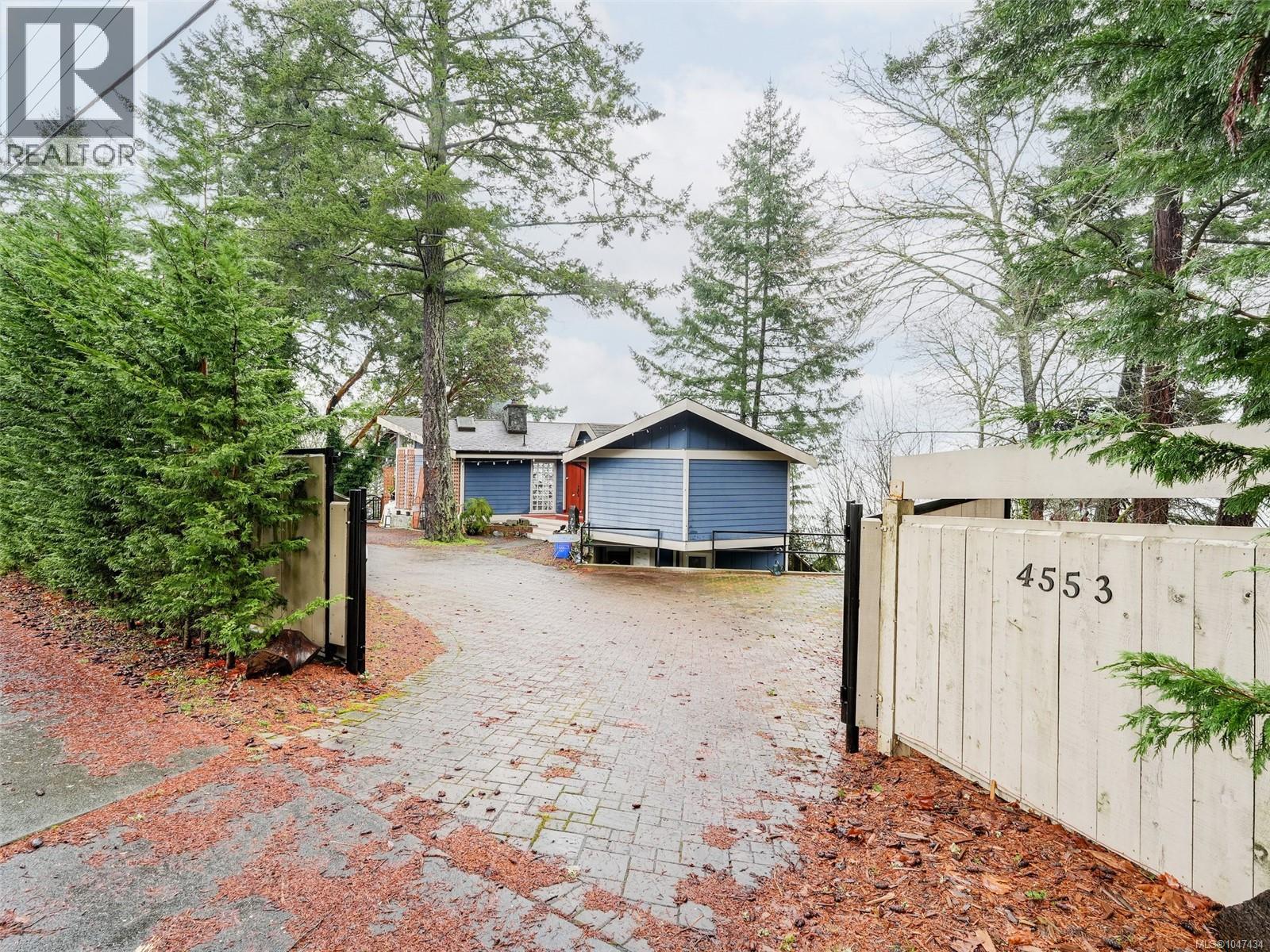 4553 Cordova Bay Rd - Image 3
