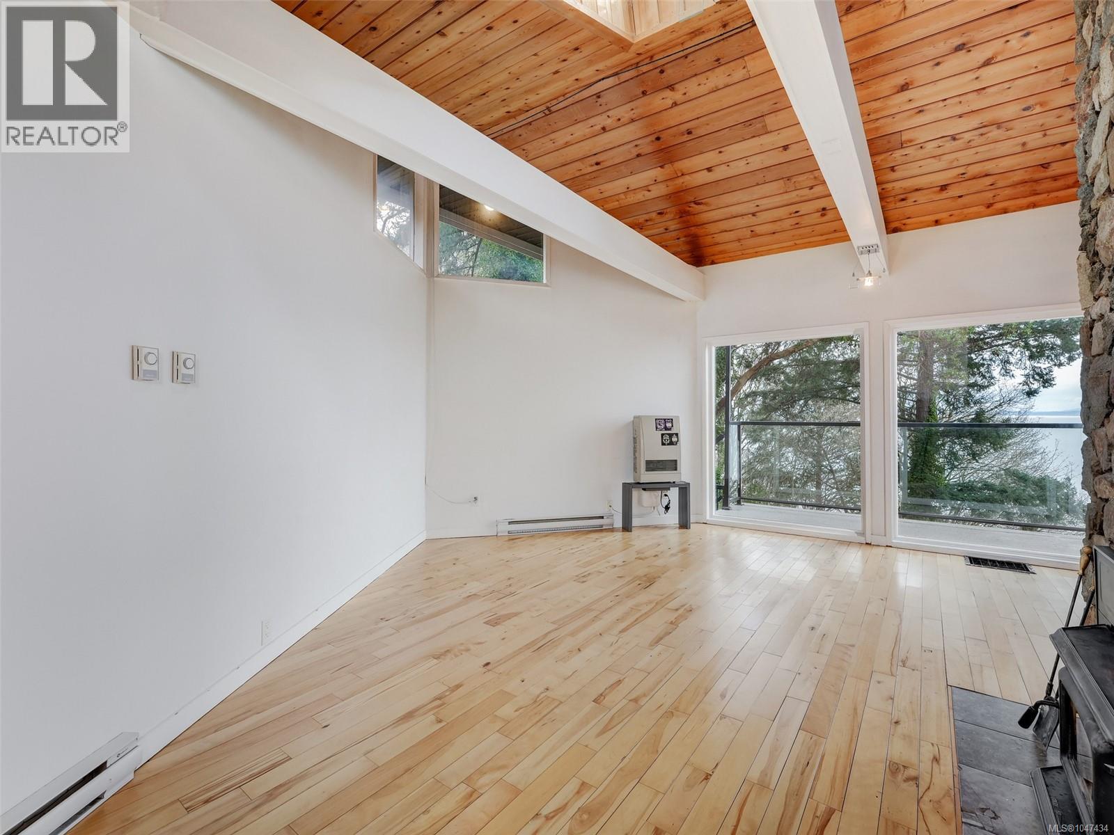 4553 Cordova Bay Rd - Image 5