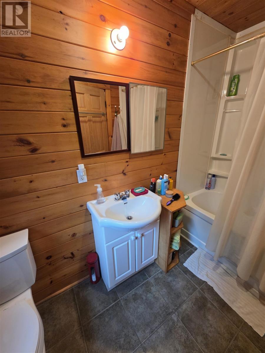 5377 Ellwood BLVD - Image 25