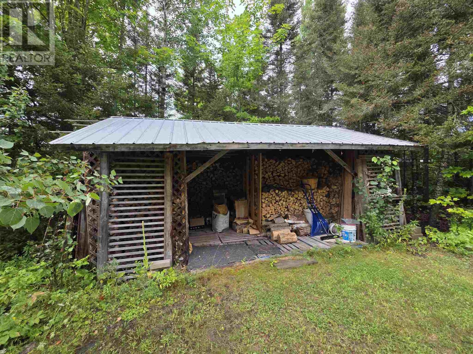 5377 Ellwood BLVD - Image 28