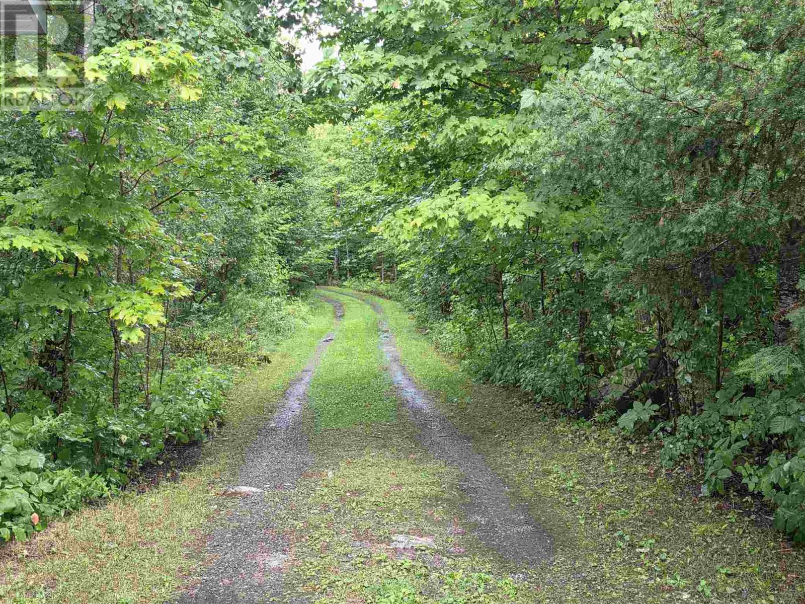 5377 Ellwood BLVD - Image 30
