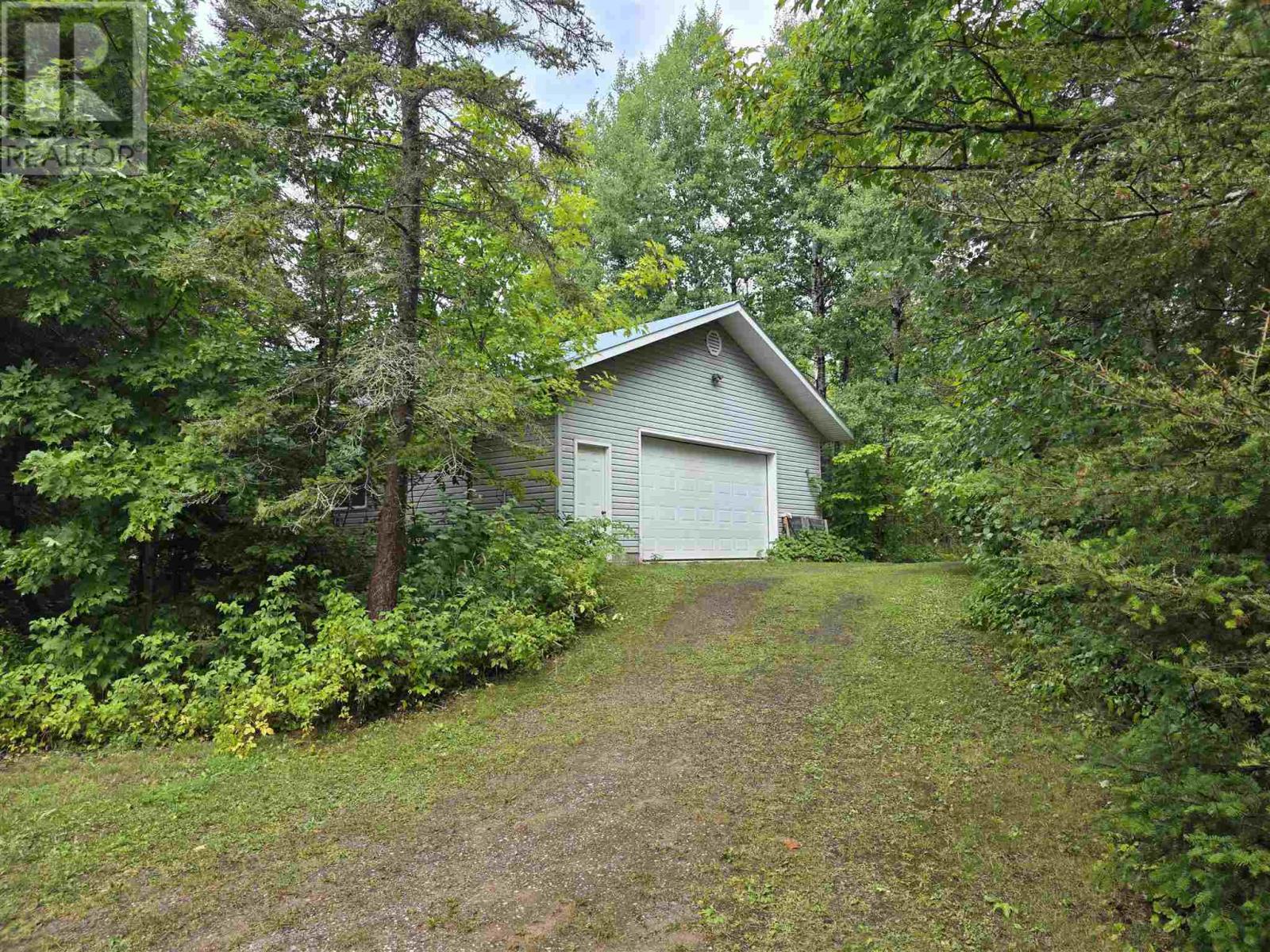 5377 Ellwood BLVD - Image 29