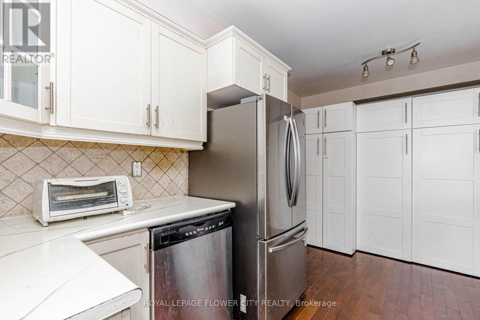 22 WALLINGFORD COURT - 12