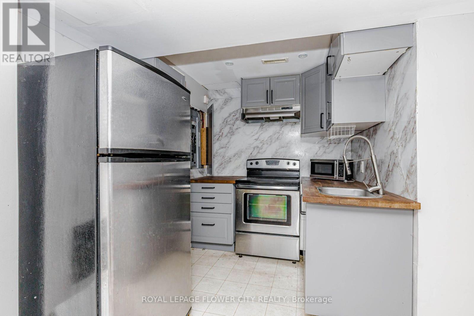 22 WALLINGFORD COURT - Image 36