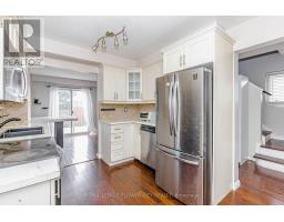 Kitchen - 22 Wallingford Court, Brampton, ON L6Y4V7 Photo 9