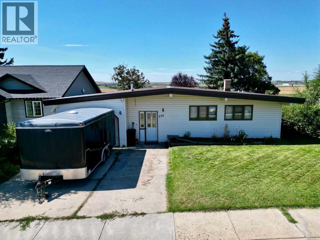 234 Centre Street S - Image 23