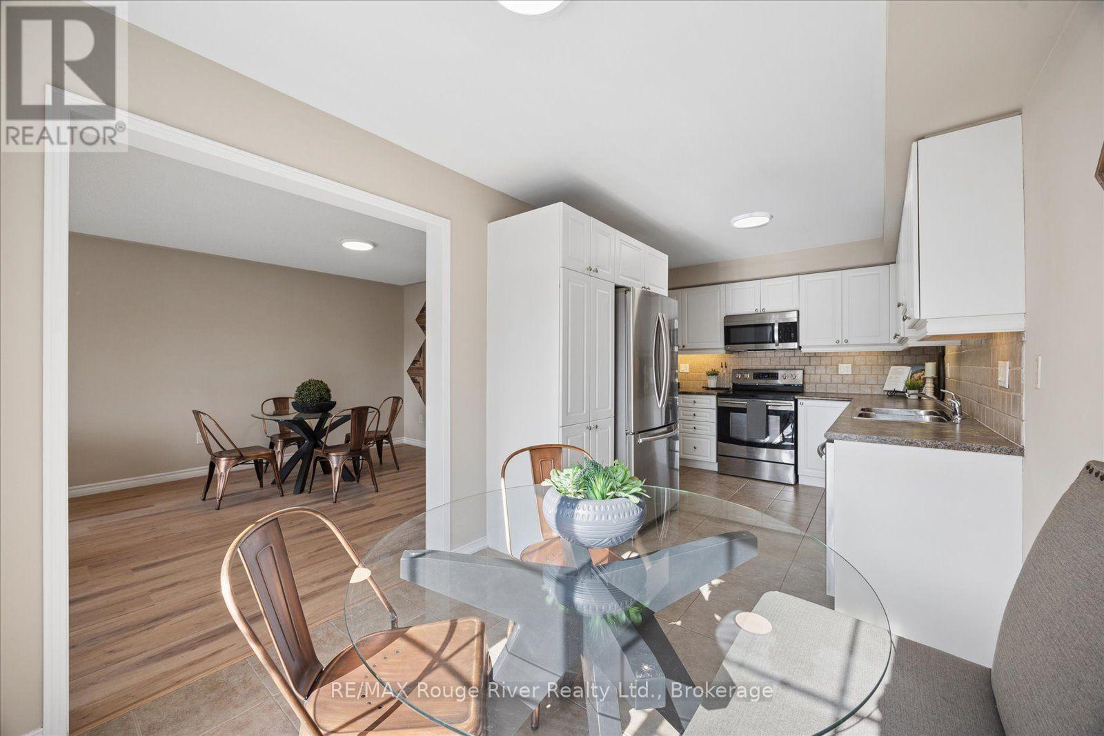 85 LANDER CRESCENT - 11