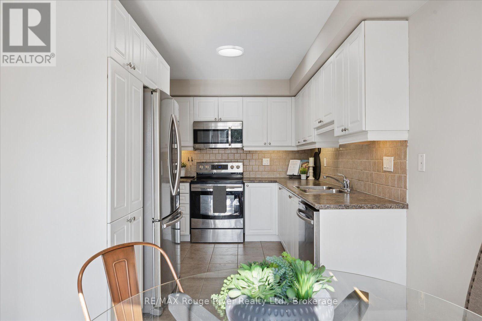 85 LANDER CRESCENT - Image 12