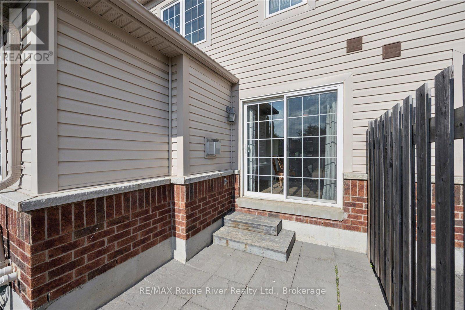 85 LANDER CRESCENT - Image 30