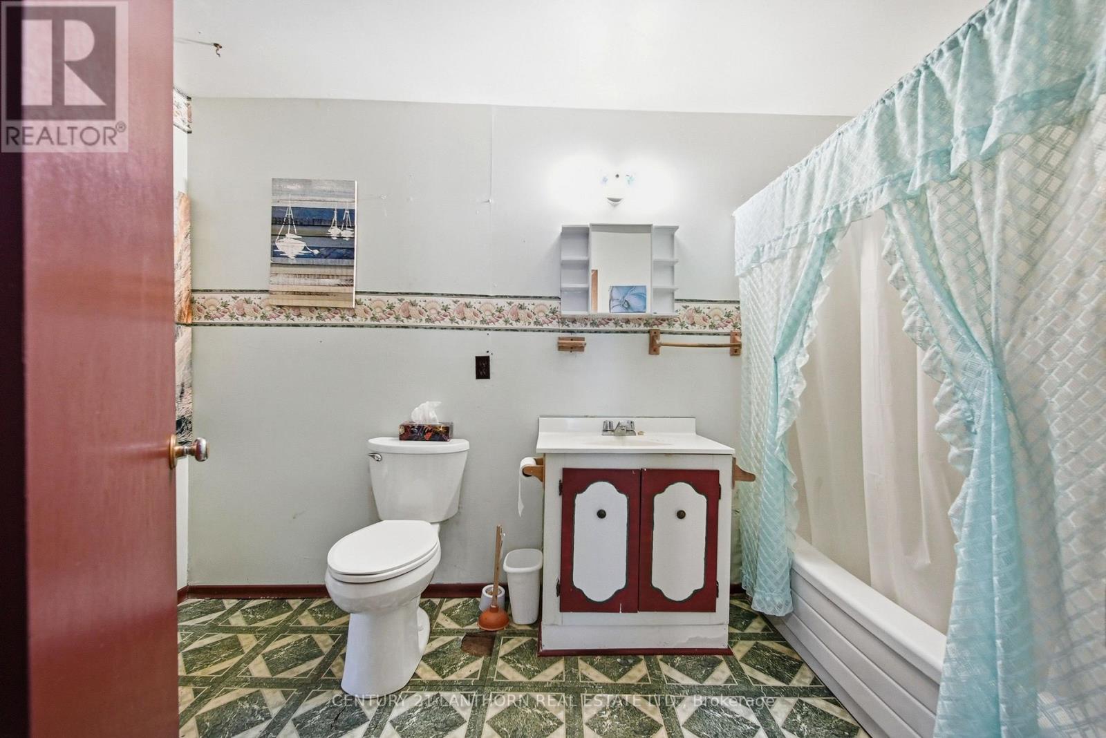 193 ST. LAWRENCE STREET E - 12