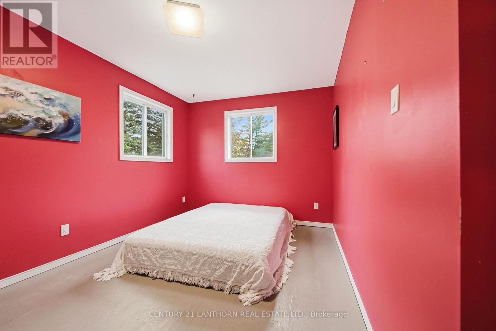 193 ST. LAWRENCE STREET E - 19