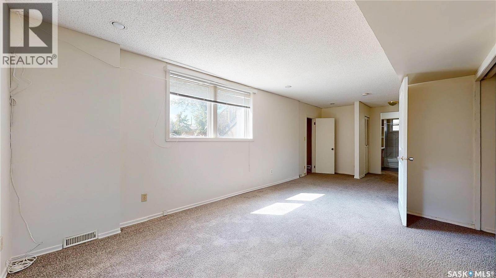 3600 REGINA AVENUE - 21