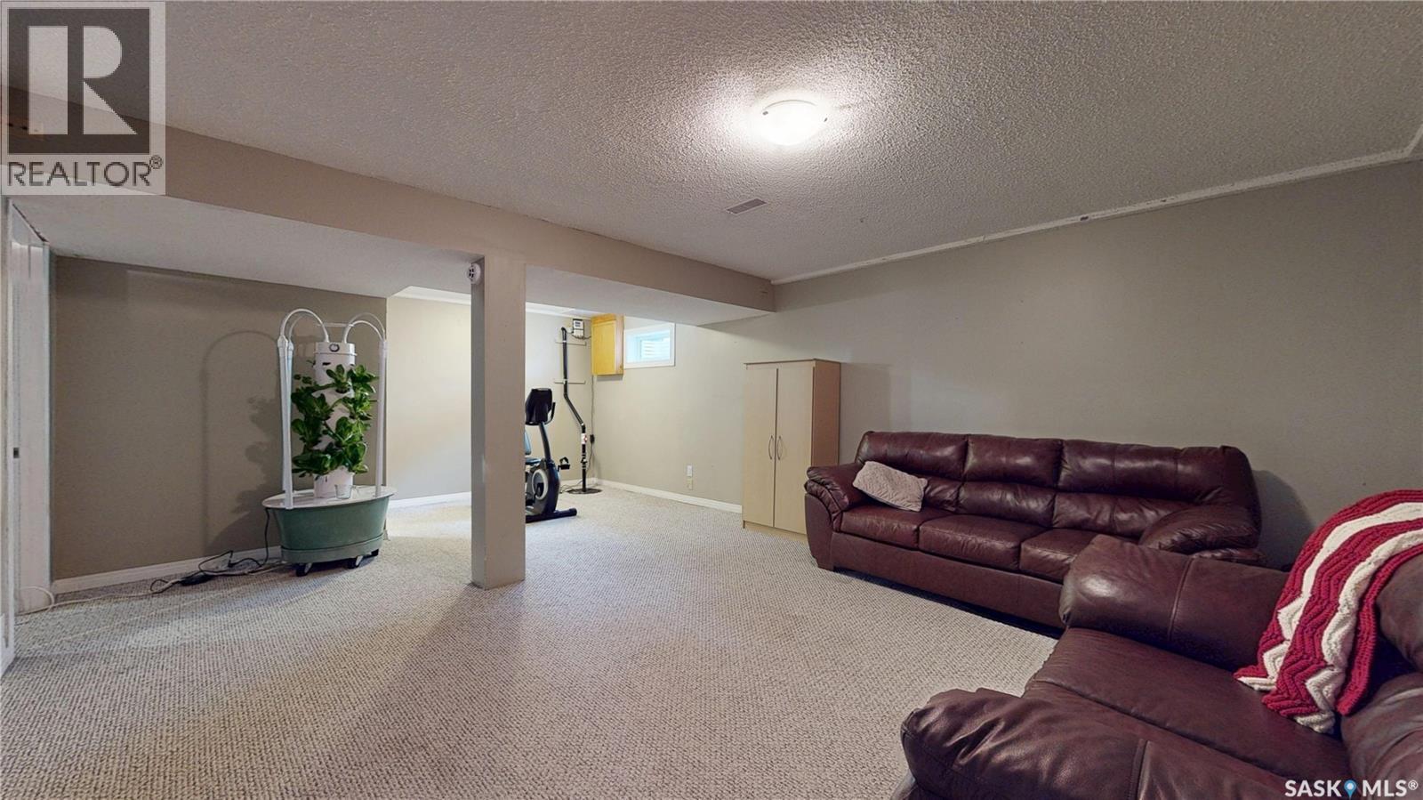 1015 Graham ROAD - Image 23