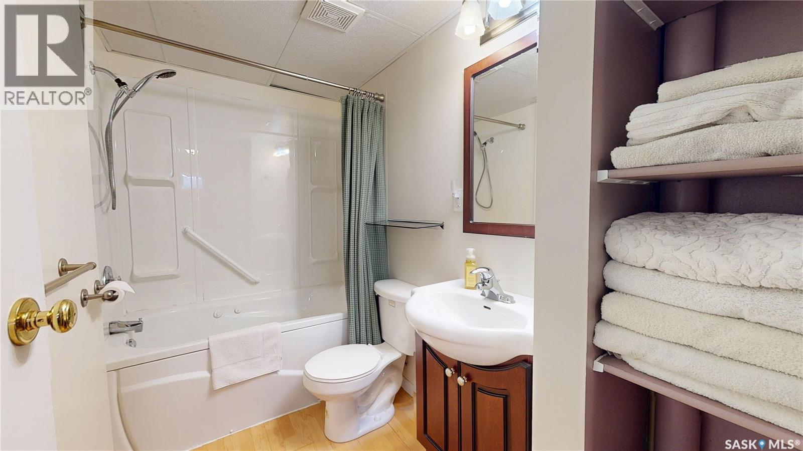 1015 Graham ROAD - Image 25