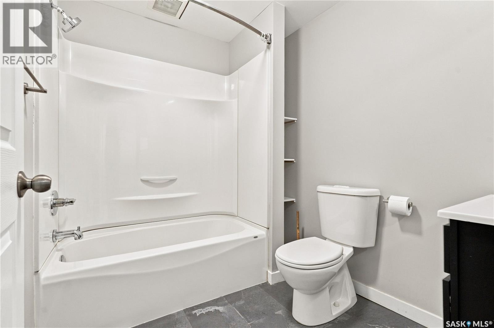423 E AVENUE S - Image 29