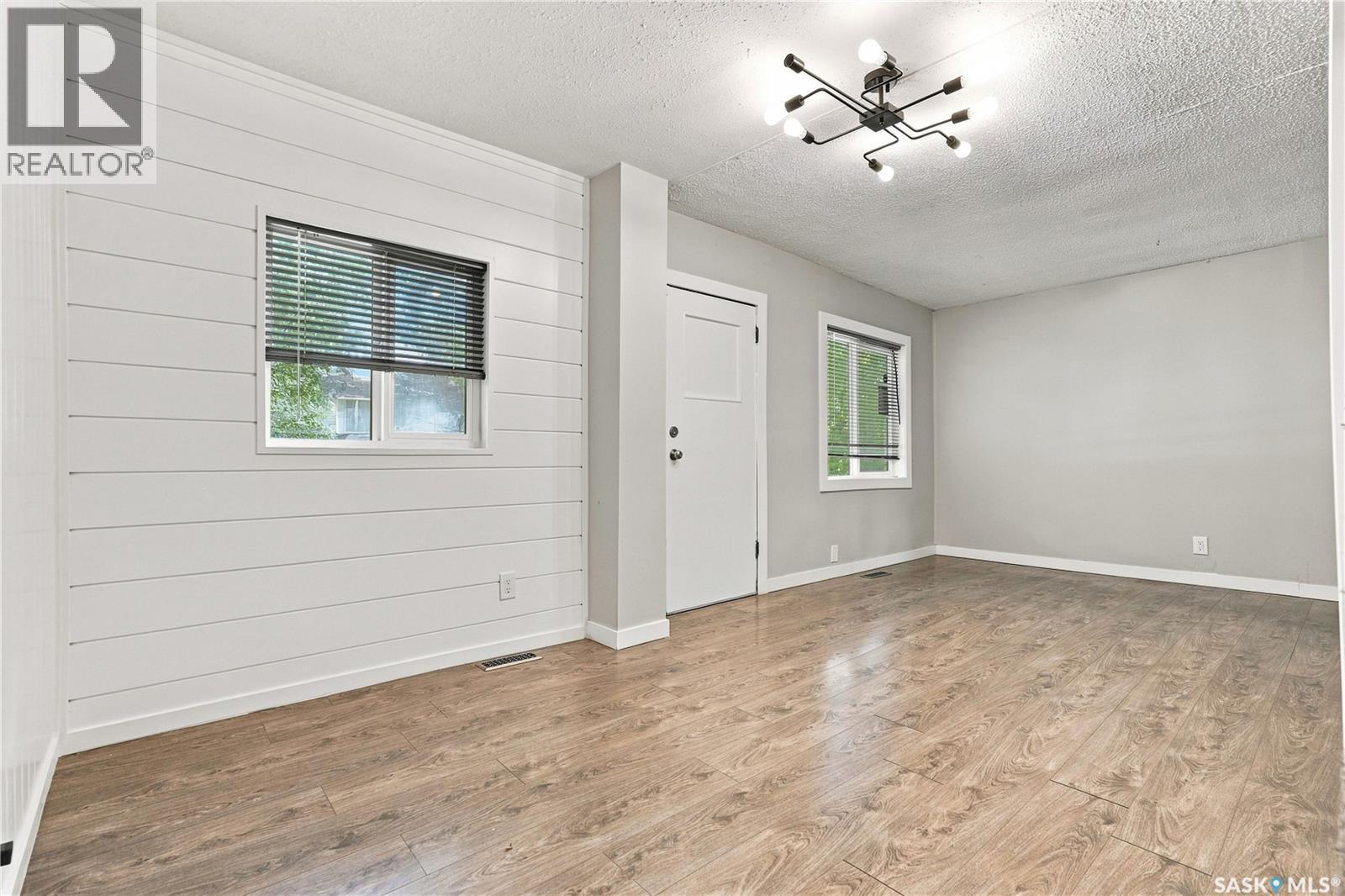 423 E AVENUE S - Image 10
