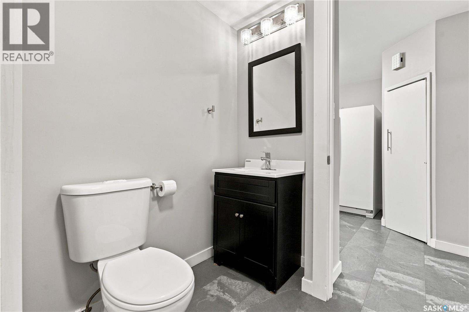 423 E AVENUE S - Image 28