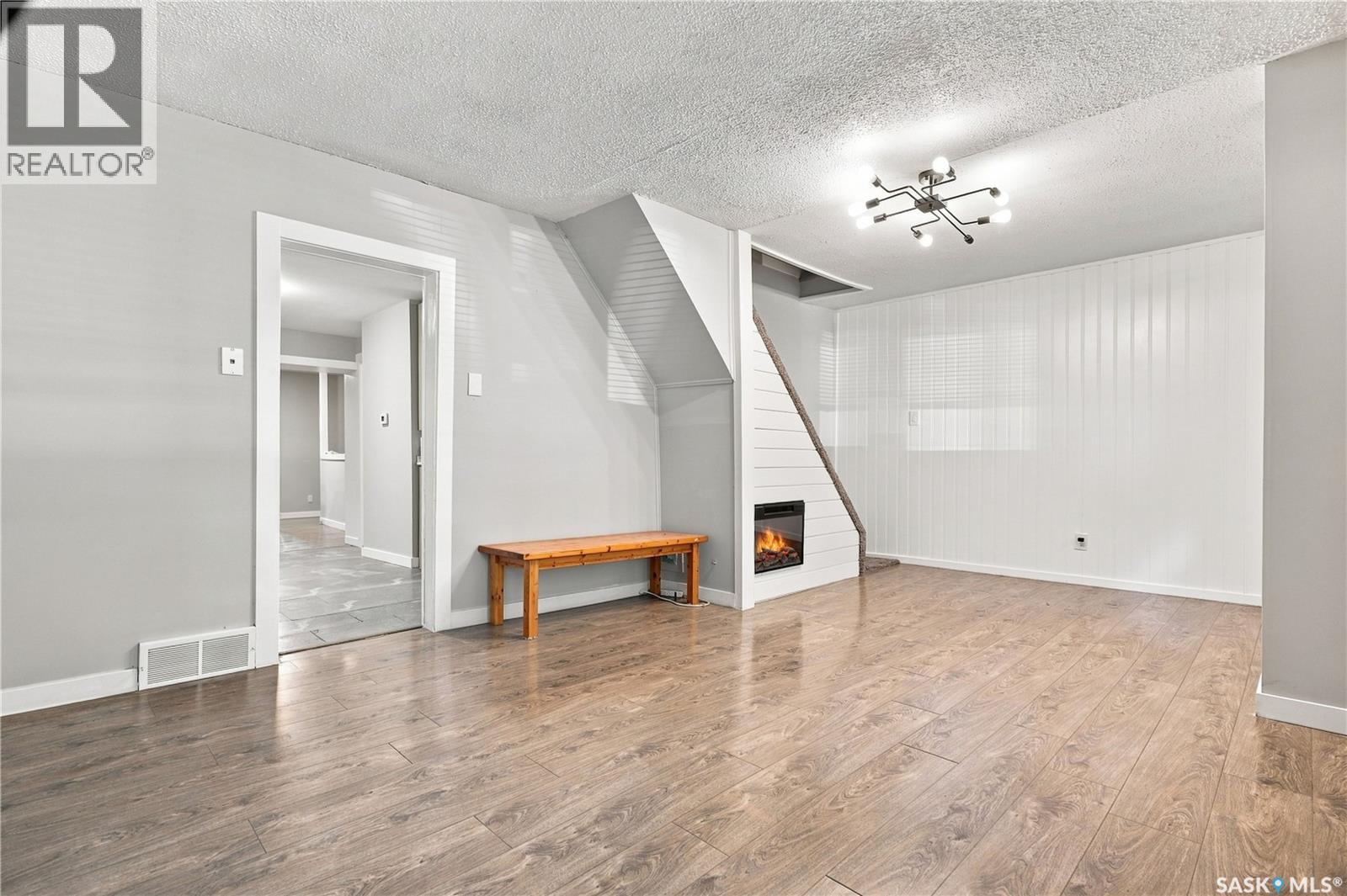 423 E AVENUE S - Image 7