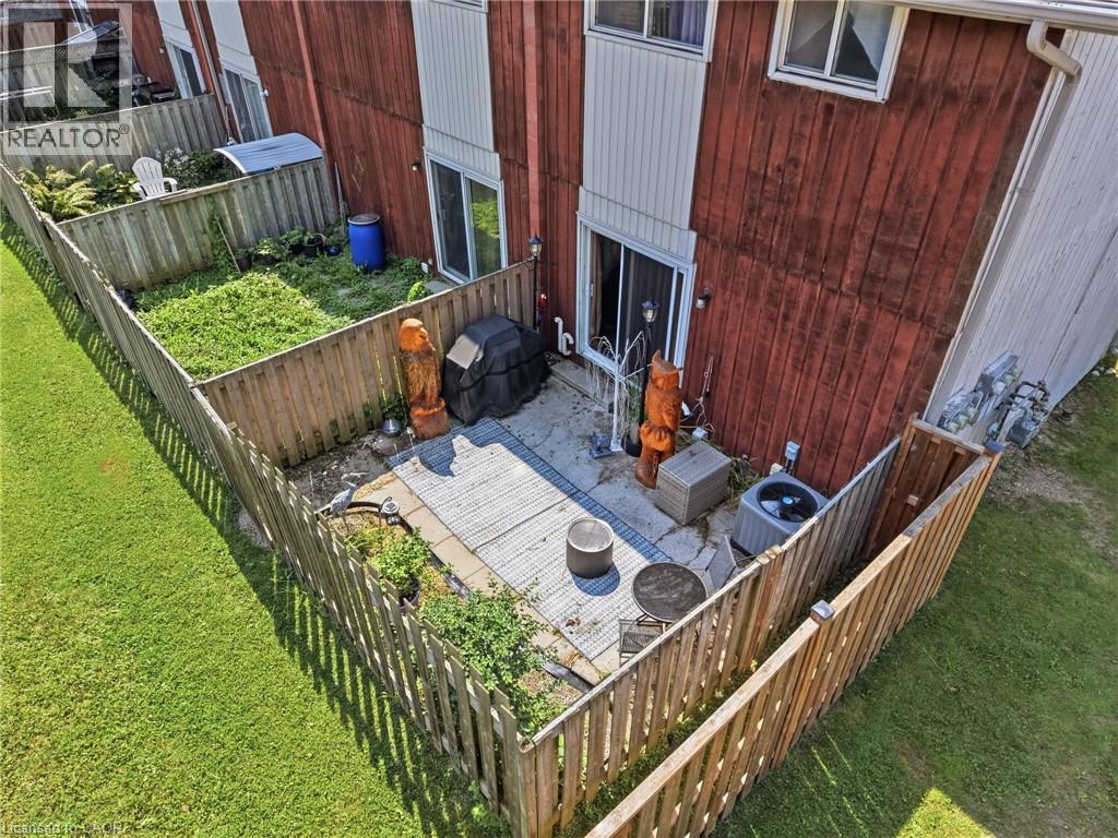 #93 135 CHALMERS Street S - Image 33