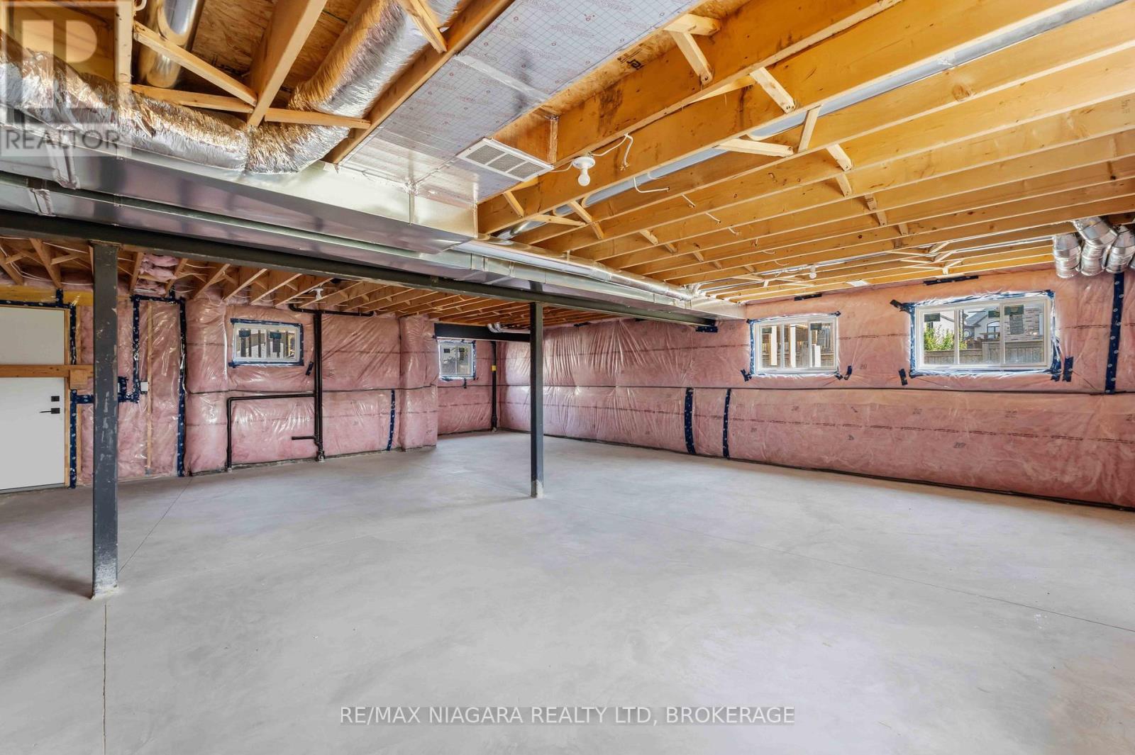 6124 CURLIN CRESCENT - Image 31