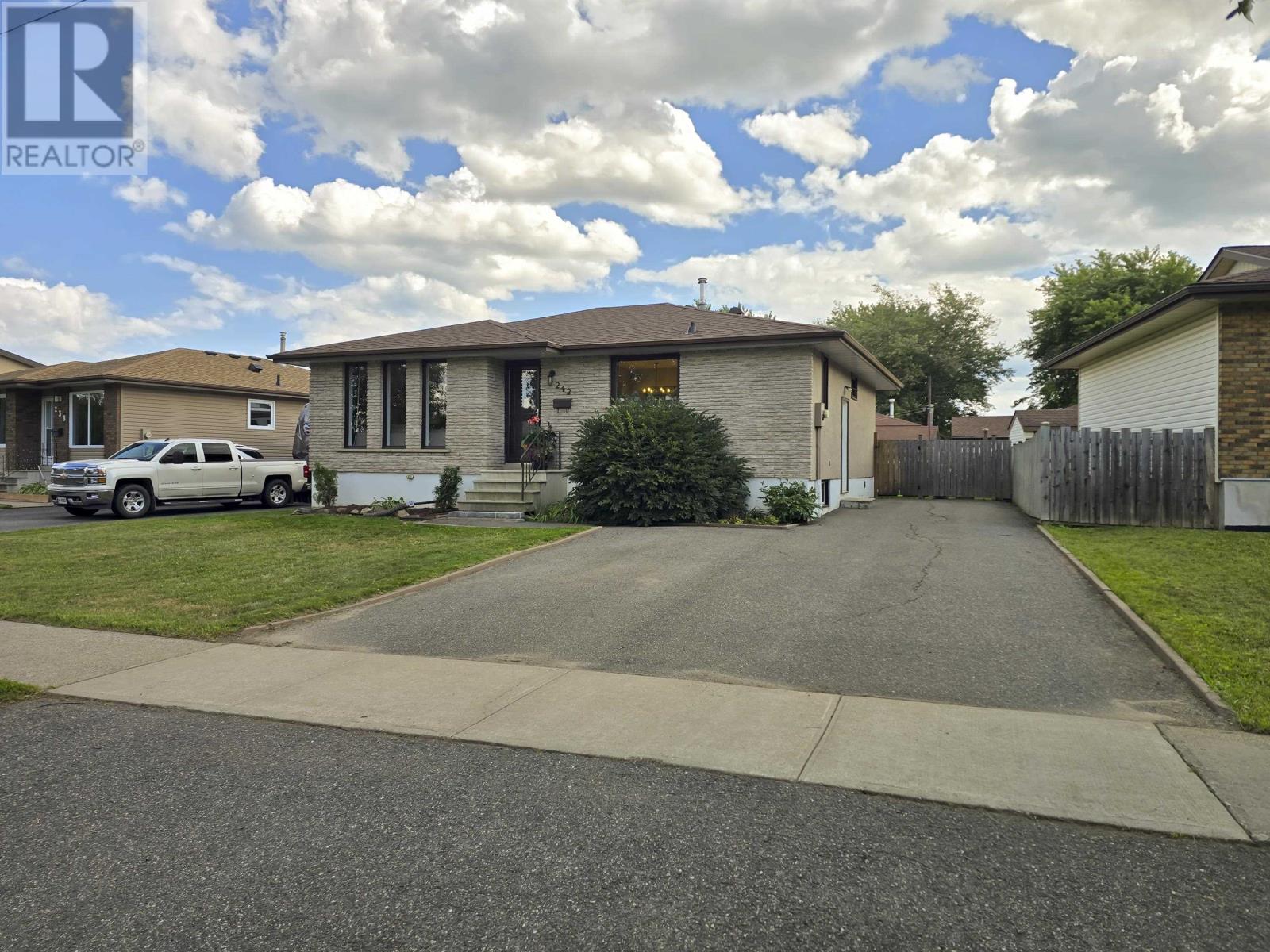 242 Fanshaw St. - Image 44