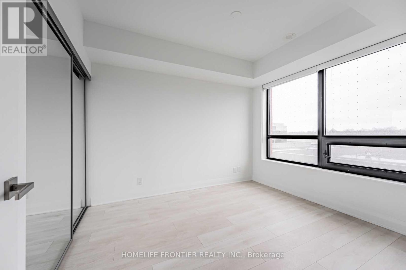 #516 33 FREDERICK TODD WAY - 15